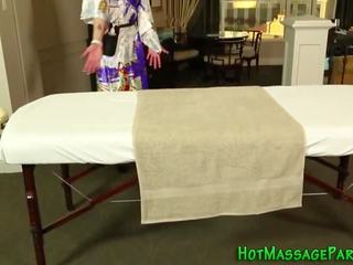 Отличен азиатки масажистка гадно
