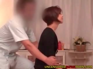 Uncensored giapponese x nominale clip massaggio stanza adulti clip con grande milf